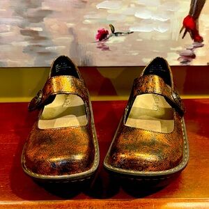 INGARO Bronze Mary Jane Shoes